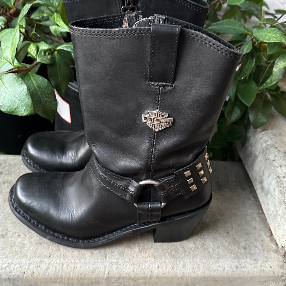 Harley-Davidson Women's Black leather Moto Boots with studs. Women’s size 7 1/2. - Picture 4 of 11